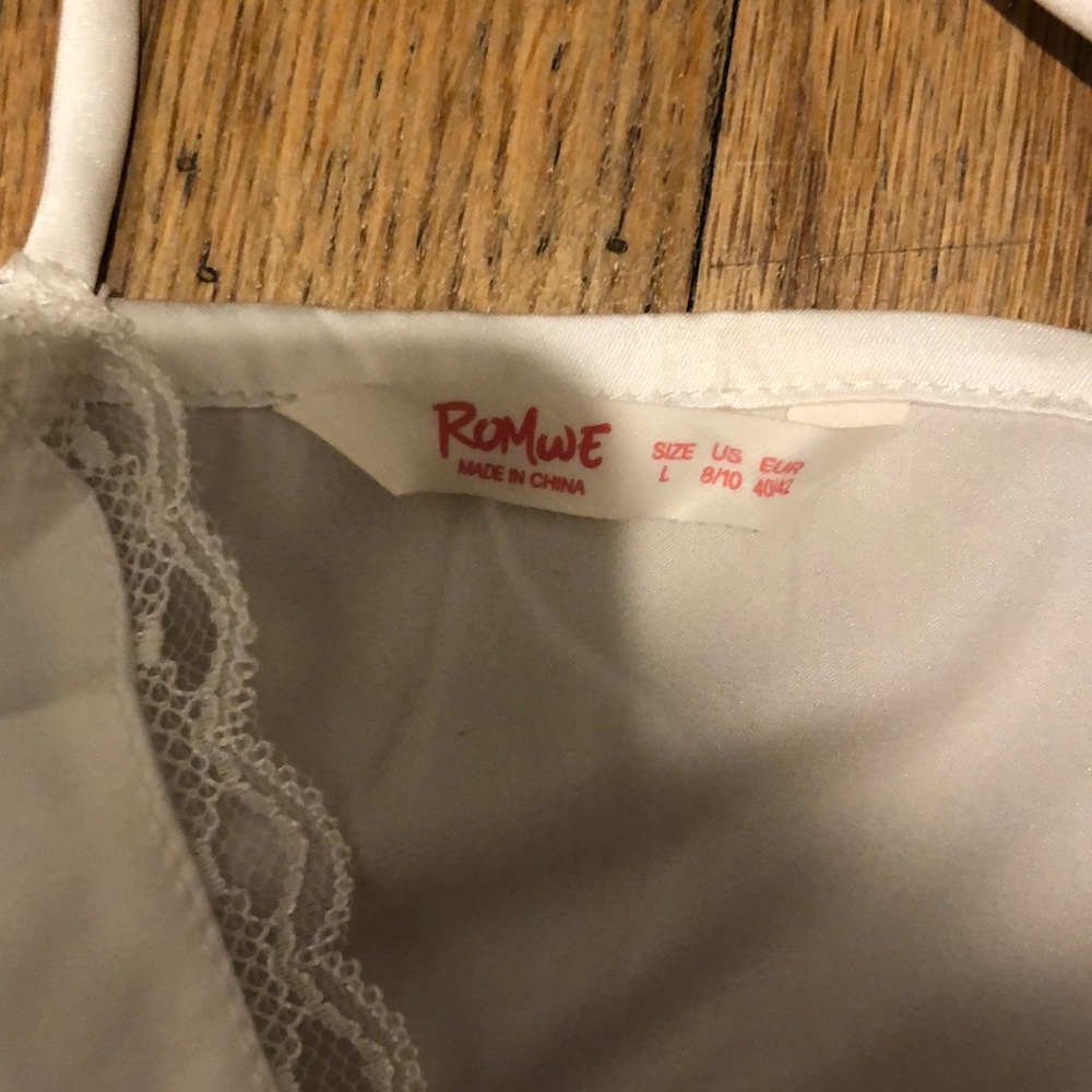 Never Worn! Romwe silk-texture tank top - Picture 2 of 2